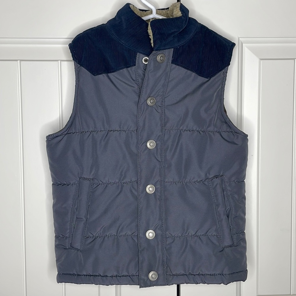 EUC Boys Carter’s Gray Vest size 6
